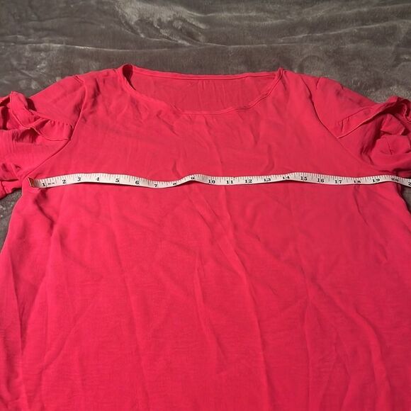 Two Women’s Tops - SHEIN - Picture 9 of 11